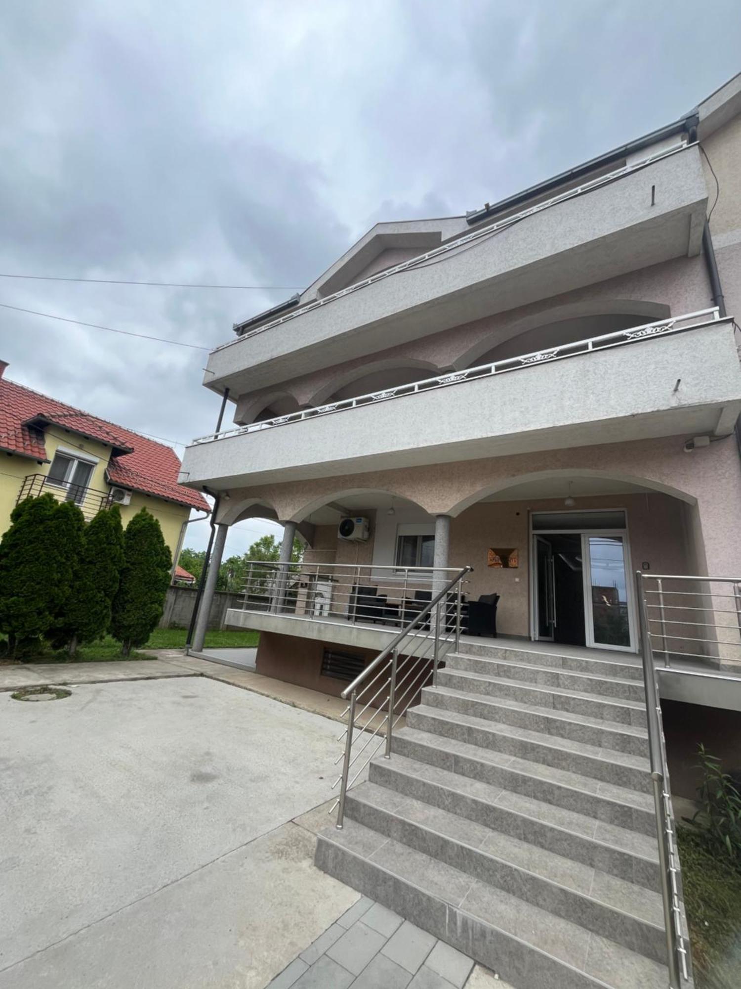 Beoair Apartments Surčin Extérieur photo